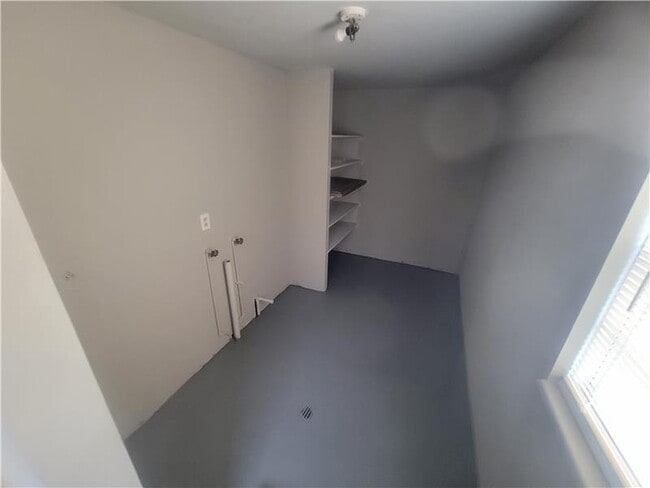 Building Photo - 1262 Zettler Rd