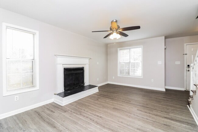 Building Photo - 2631 Windage Dr SW