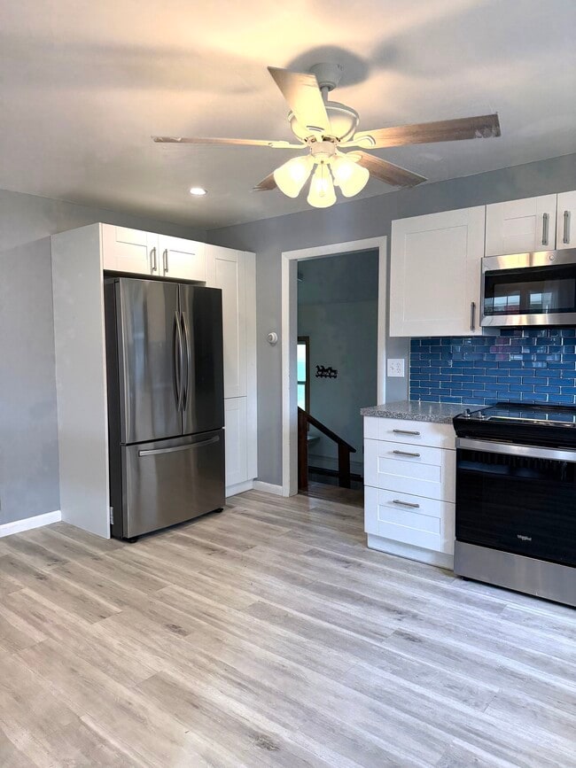 Building Photo - 432 Pepper St