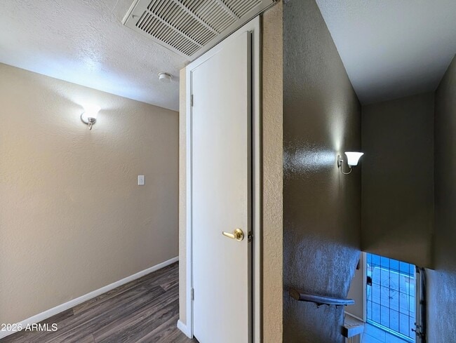 Building Photo - 9228 N 7th Ave