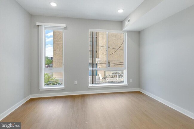 Building Photo - 2344 W Seybert St