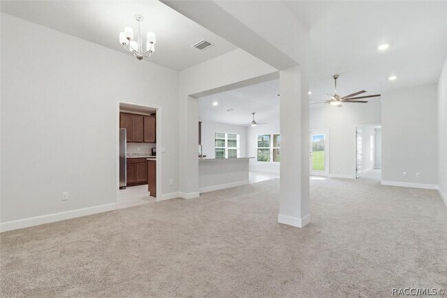 Building Photo - 336 W Rexford Dr