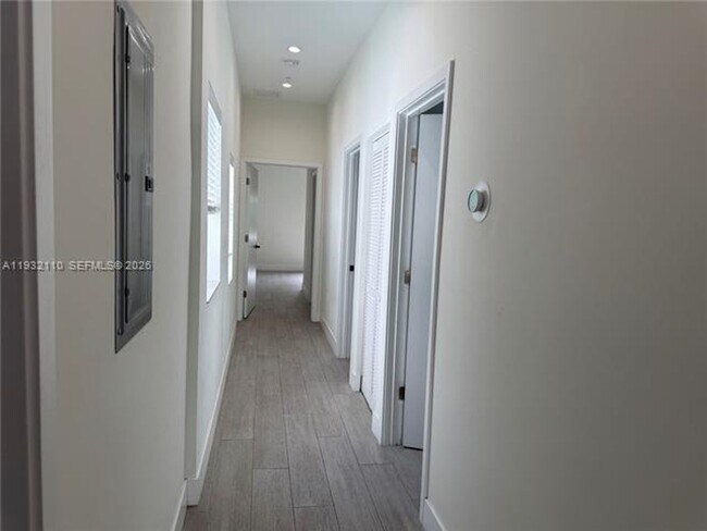 Building Photo - 1786 SW 9th St