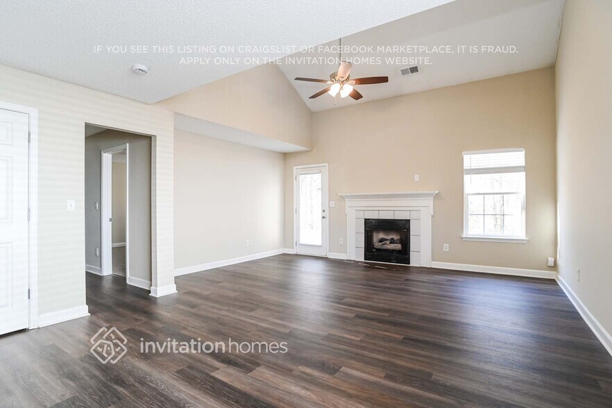 Building Photo - 6239 Day Lilly Ln
