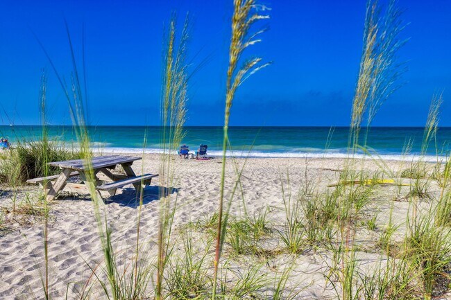 Building Photo - Annual Cottage minutes from Manasota Key Beach!  (2 Units on Property)