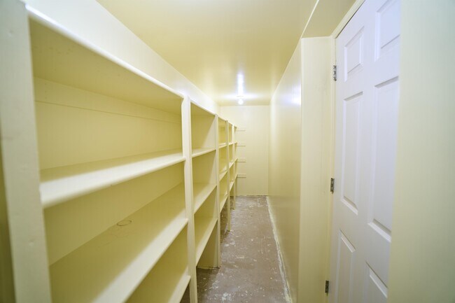 Building Photo - 850 E 550 S