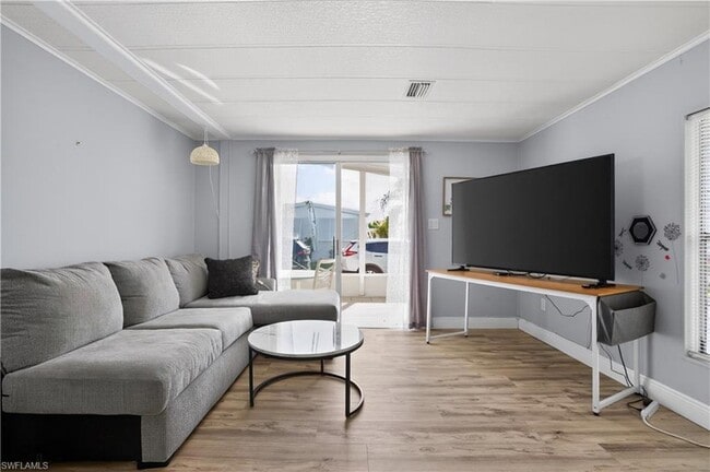 Building Photo - 125 Kim Dr