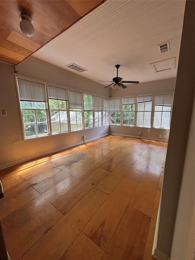 Building Photo - 317 W 35th St