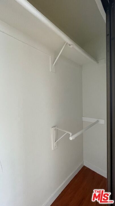 Building Photo - 4826 Rosewood Ave