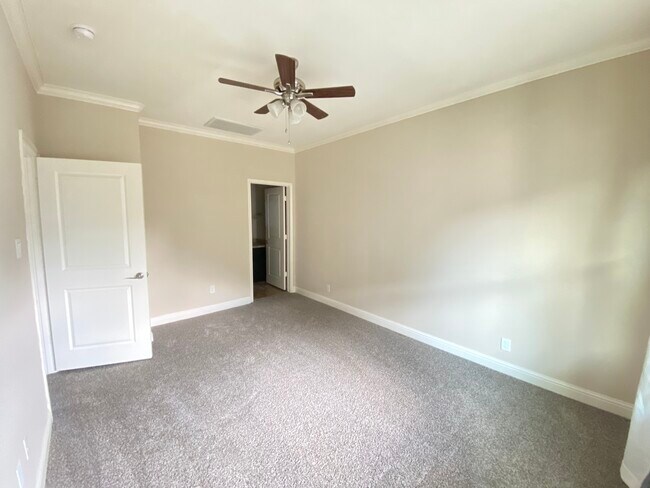 Additional Third Floor Bedroom - 921 W 24th St