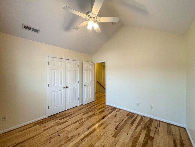 Building Photo - 27 Ridgeland Ln