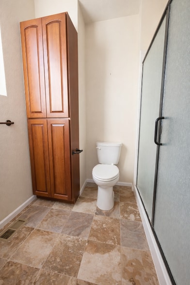 Building Photo - 515 Andrew Dr