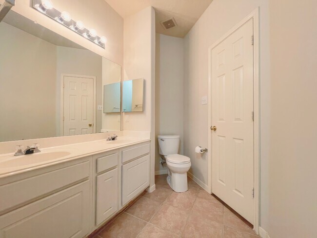 Building Photo - 24511 Saddle Path Ct