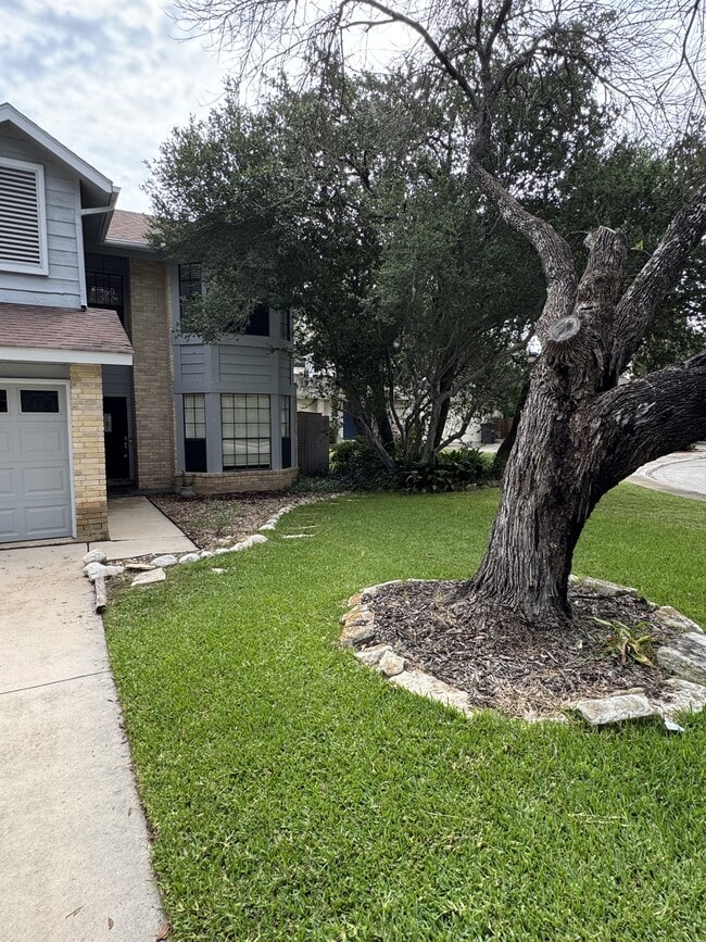 Building Photo - 13815 Stone Hollow