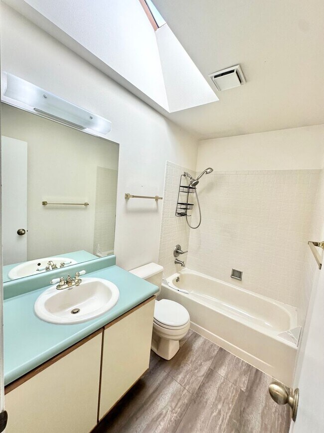 Building Photo - Beautiful home on Sausalito for rent!