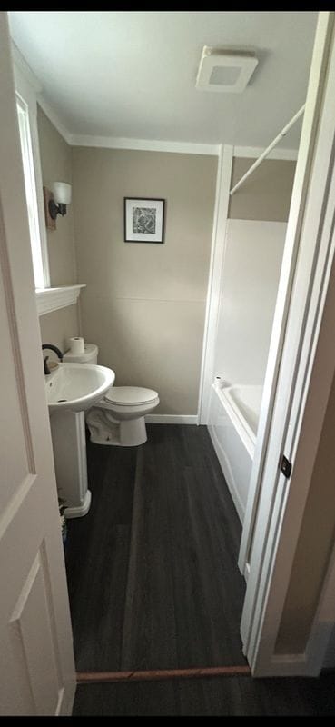 Building Photo - 279 Miller St