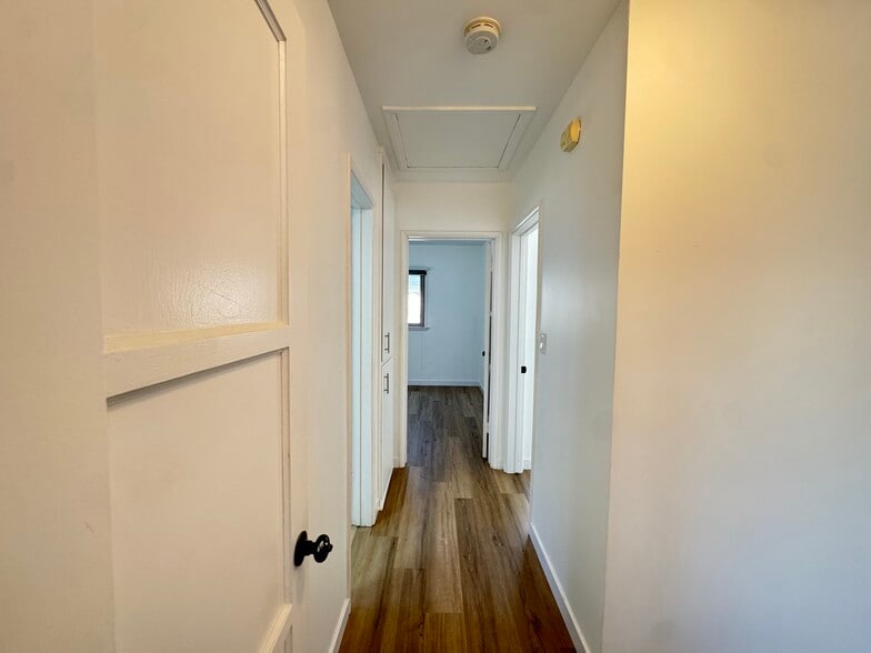 Building Photo - 10817 Cantara St