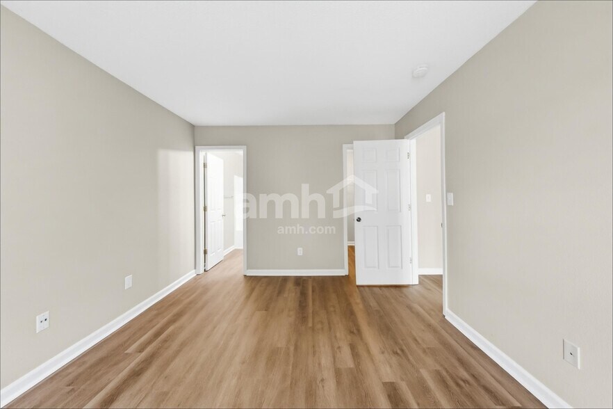 Building Photo - 8030 Ithaca Way