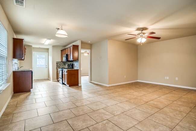 Building Photo - 811 E College Ave