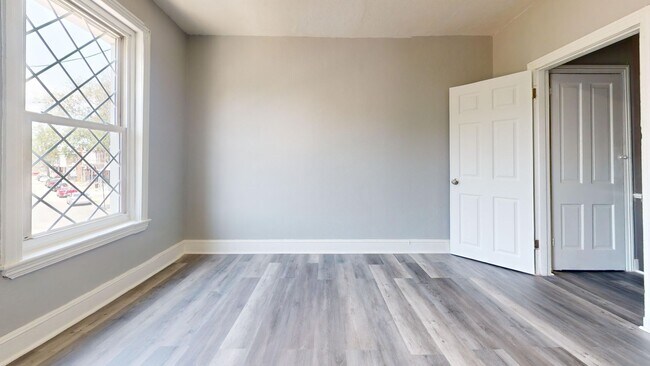 Building Photo - Nice 2Br house with or without voucher