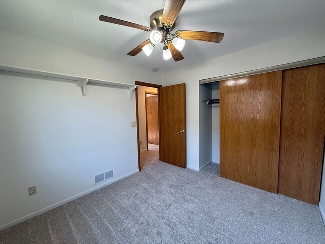 Building Photo - Woodbury 3 Bed 2 Bath Single Family Home