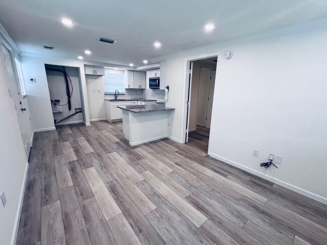 Building Photo - 5511 Cheyenne Dr