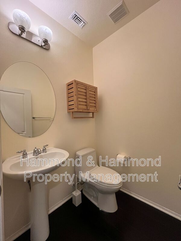 Building Photo - 3806 Cayman Ct