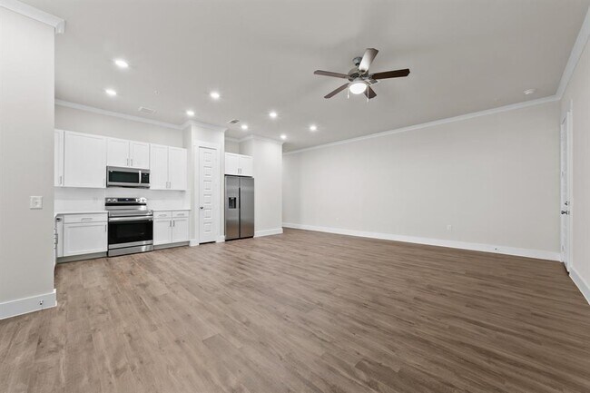 Building Photo - 1109 Saffira-