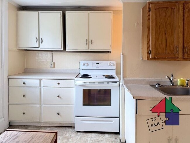 Building Photo - Barre City 2 Bedroom - Heat Included!