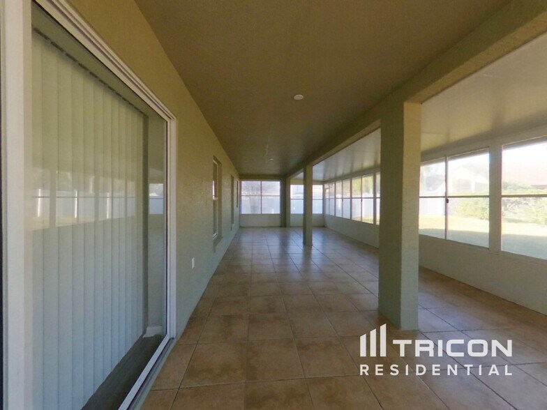 Building Photo - 464 Goldenmoss Loop