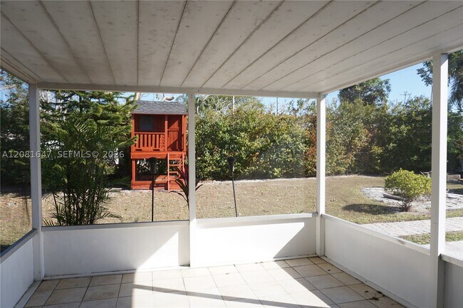 Building Photo - 4857 Alfresco St
