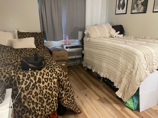 Building Photo - Renovated University Gateway 2 Bed 2 Bath!