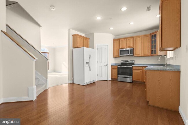 Building Photo - 618 Berwick Ct