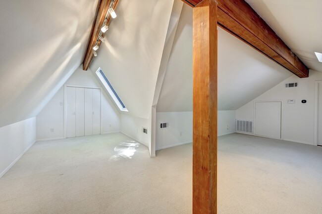 Building Photo - 3028 Georgetown St