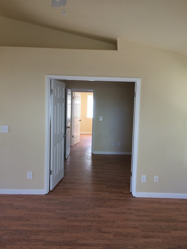 Building Photo - Madera Home for Rent