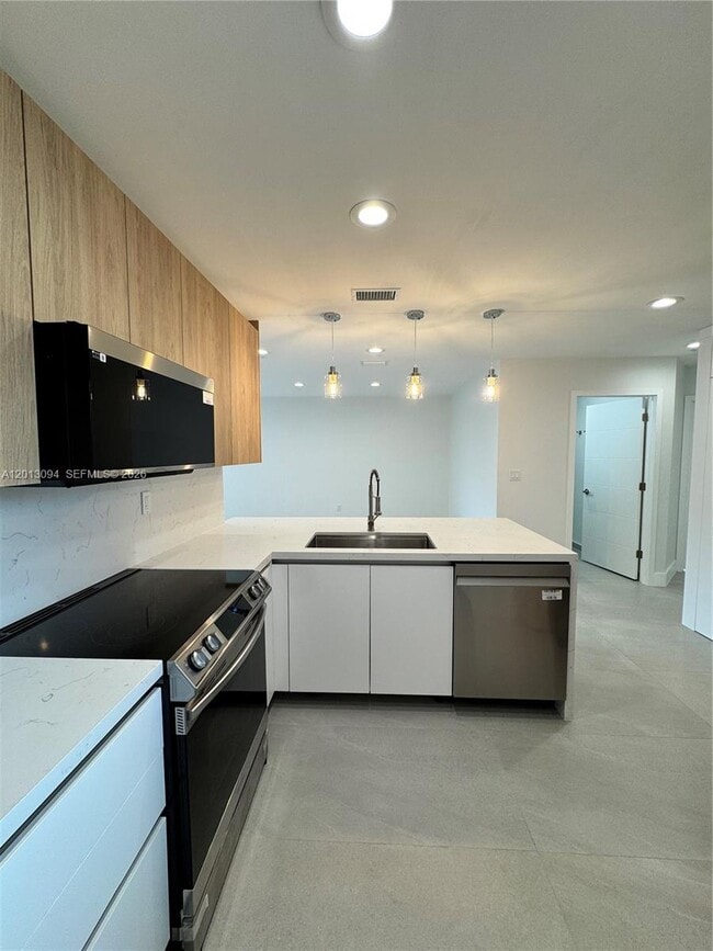 Building Photo - 4708 NW 114th Ave