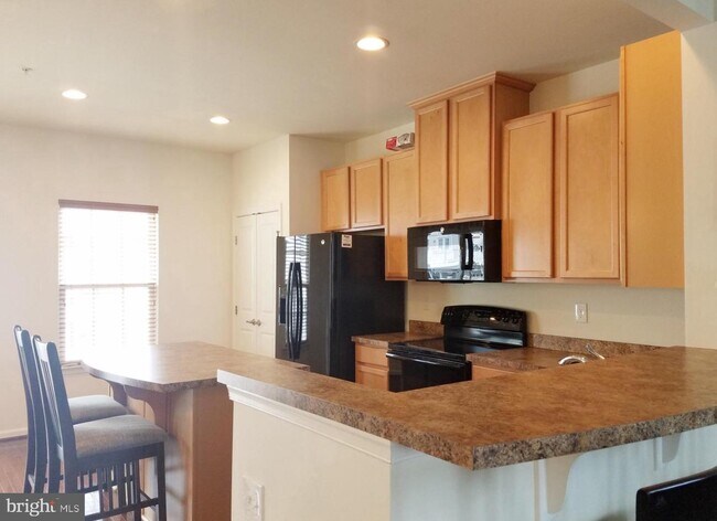 Building Photo - 611 Washington Sq