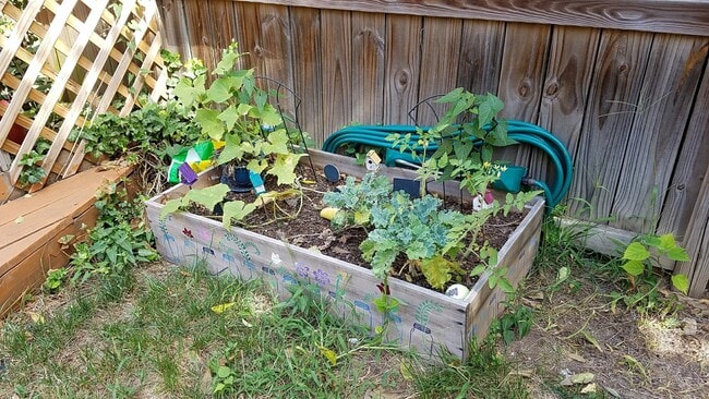 Building Photo - Large 2 Story House, Large Fenced In Yard, Wood Floors, Central Air, Quiet Community