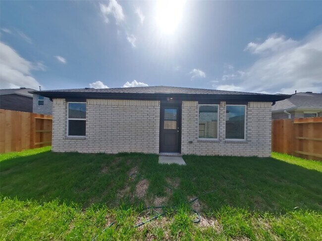 Building Photo - 3017 Fantasy Ter Dr