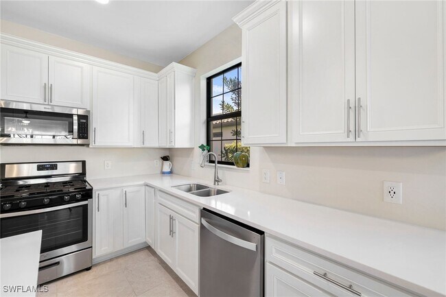 Building Photo - 12041 Canal Grande Dr