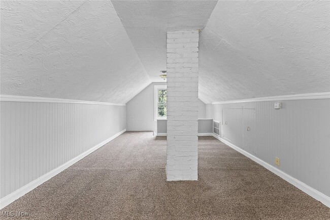Building Photo - 4930 E 109th St