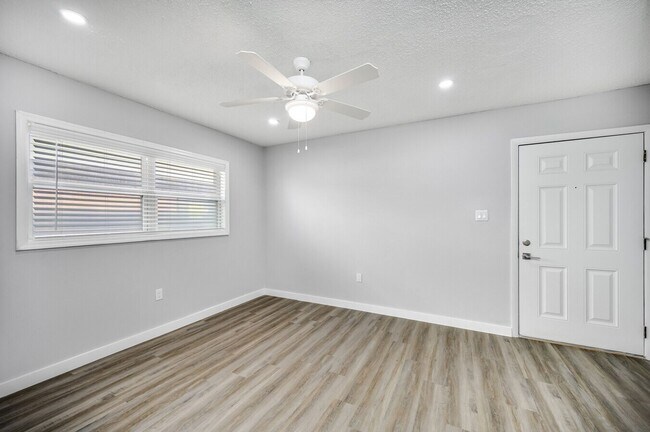 Building Photo - 13215 Bunn Cir