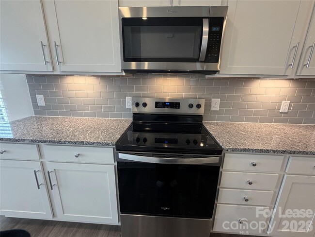 Building Photo - 3636 Pamlico St