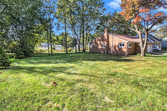 Building Photo - 392 Firwood St