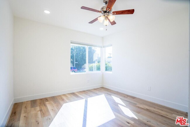 Building Photo - 5705 Jamieson Ave
