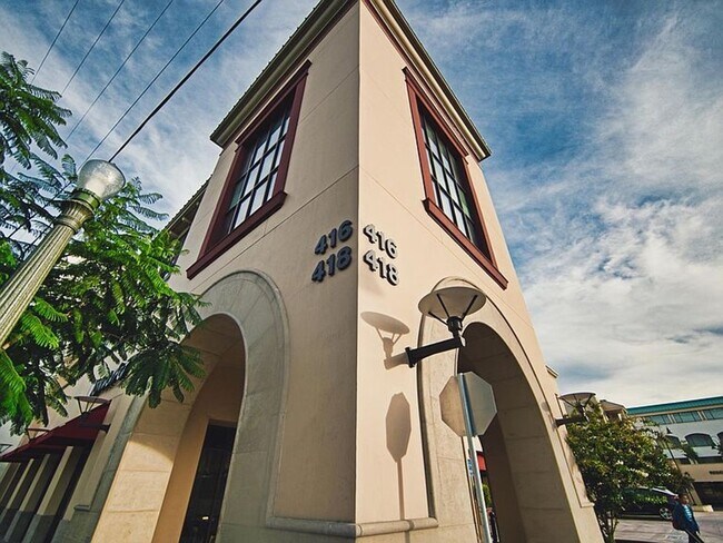 Building Photo - C Las Tunas 3C(Tax)