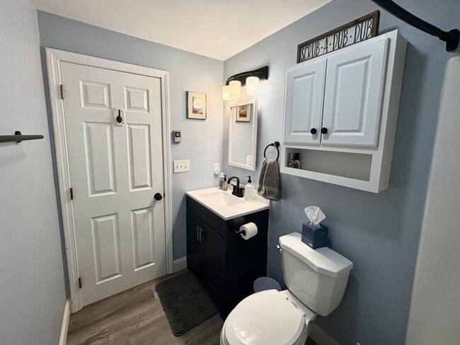 Building Photo - 25 Lawrence St