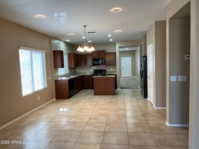 Building Photo - 2381 N Monticello Dr