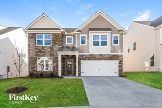 Building Photo - 562 Hillpark Ln