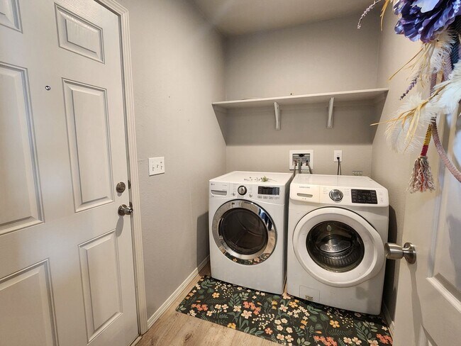 Building Photo - Fully Furnished Manufactured Home in Dayton NV